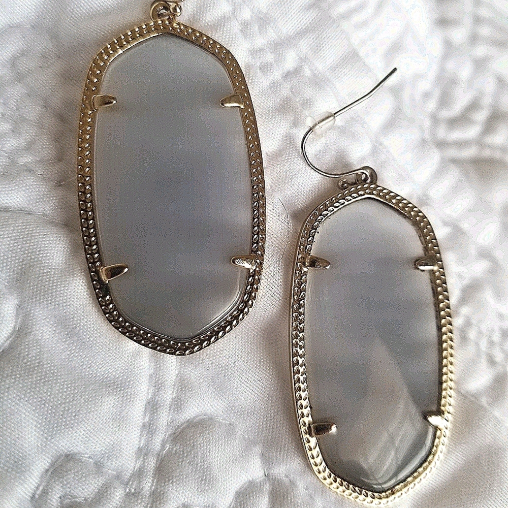 Kendra Scott Danielle's in gray catseye and gold